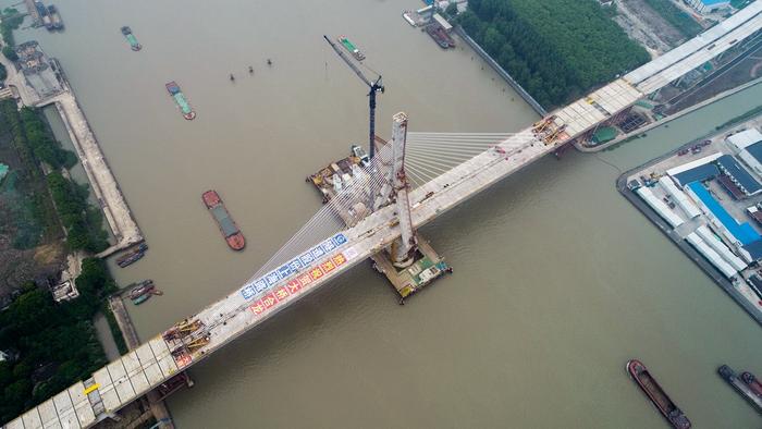 黄浦江上第13座大桥主桥今晨顺利合龙！计划年内基本建成