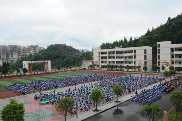 援鄂医生刘云：走进六枝特区第五小学分享战“疫”故事