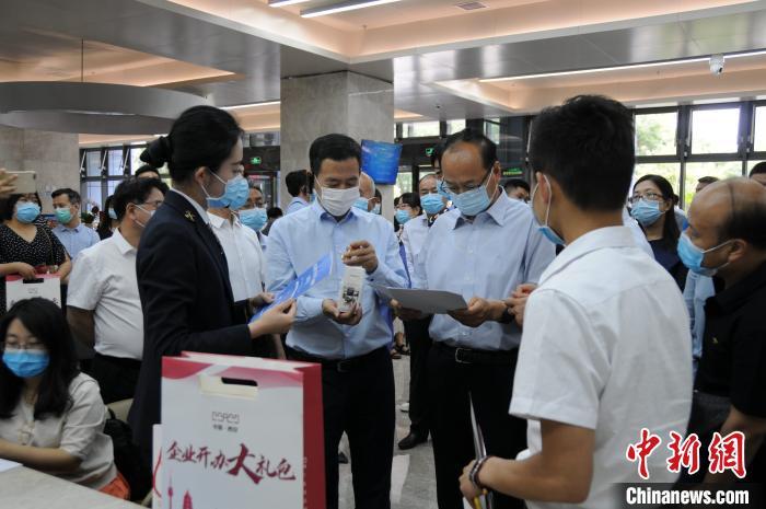 西安推行企业开办“一窗通办 一日办结”标准化建设