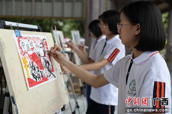广西平乐县“学税法颂经典读佳作”税收宣传活动进校园