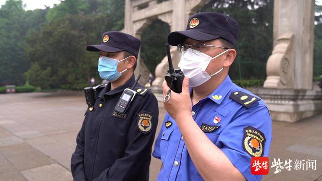 景区行政执法人员在执勤。 记者 朱信智/摄