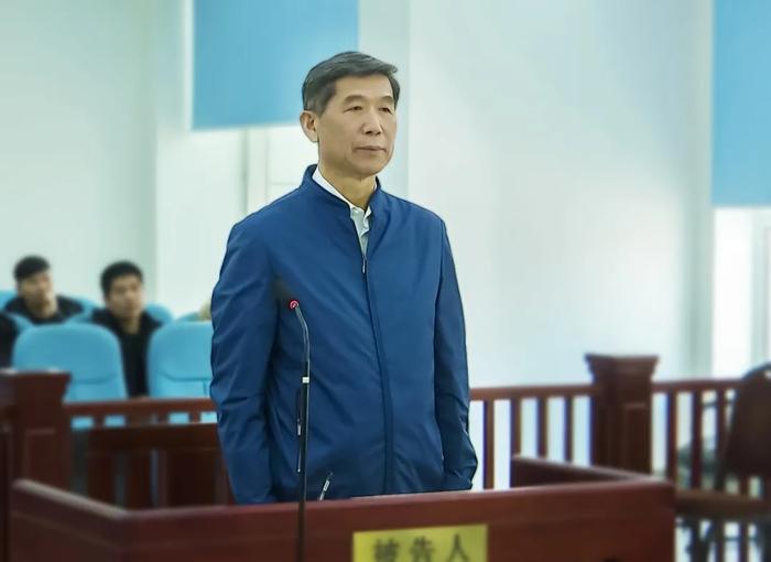 长春市委原副书记杨子明一审获刑九年，离职后还收了近两百万