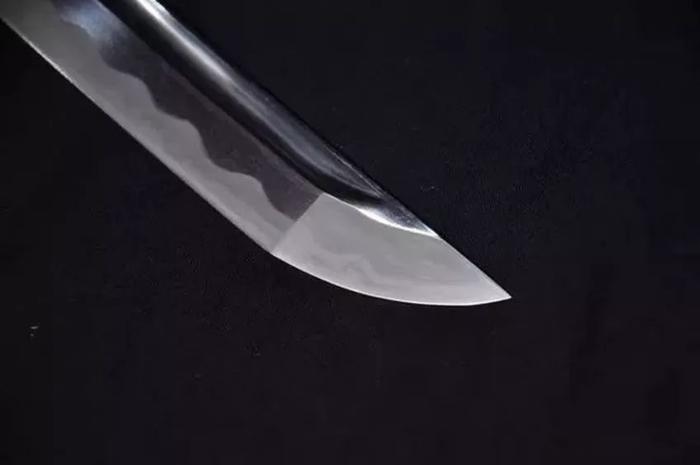 网友花了12万的年终奖，买了一把日本武士刀，你觉得怎么样？