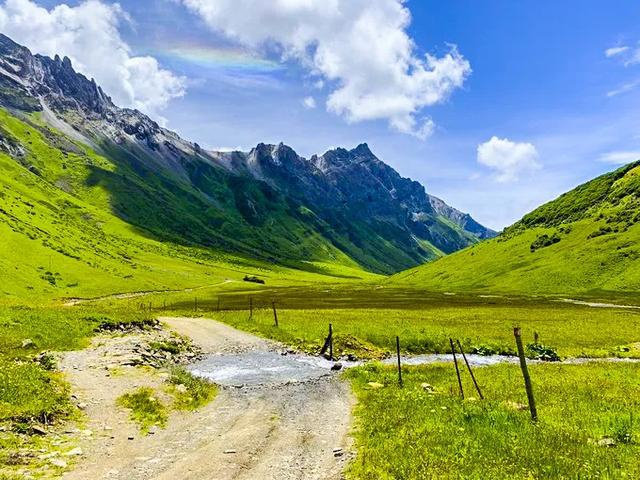 四川版独库公路！成都出发2天往返，邂逅草原野花、雪山云海美景