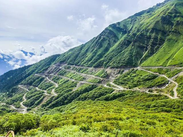四川版独库公路！成都出发2天往返，邂逅草原野花、雪山云海美景