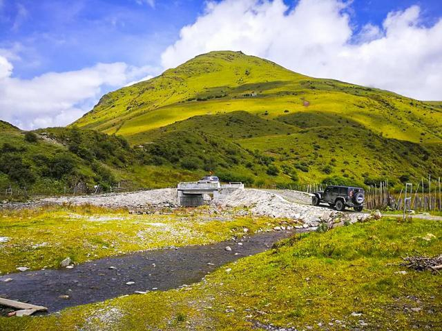 四川版独库公路！成都出发2天往返，邂逅草原野花、雪山云海美景