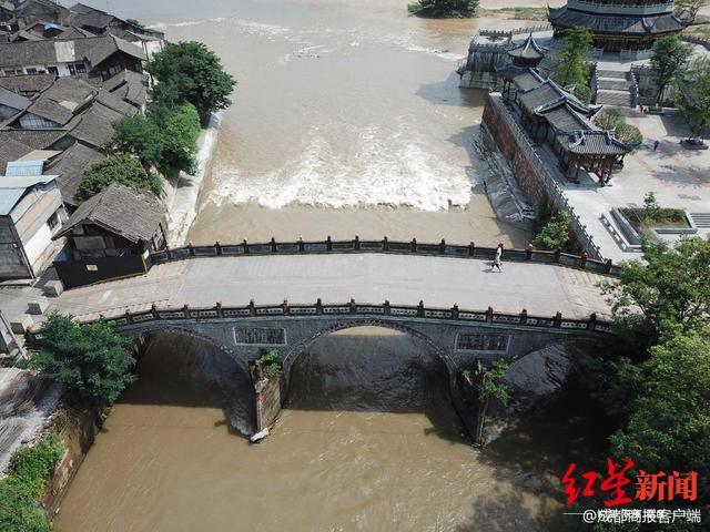 “网红桥”太打挤？景美人少，成都这11座古桥五一待你瞧