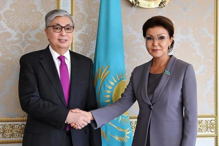 托卡耶夫与达丽哈 图自哈通社