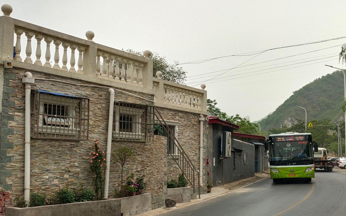 担礼村靠近109国道的民居大多是新翻建的。王纪辛 摄