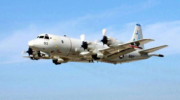 图为美国P-3巡逻机