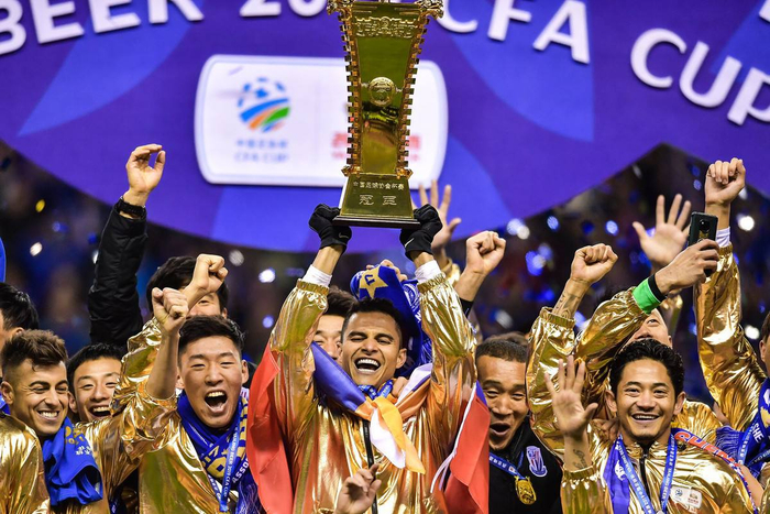  “杯赛之王”上海申花。