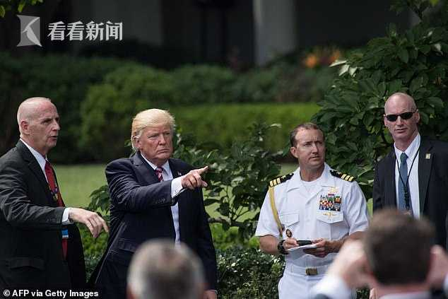 右为特朗普的前保镖