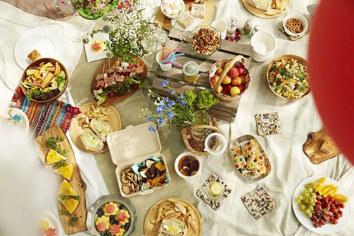 摆上野餐布的食物没有一道不是经过精心设计的。| 图片来源：视觉中国