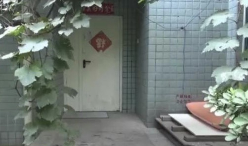事发后采光井现场。