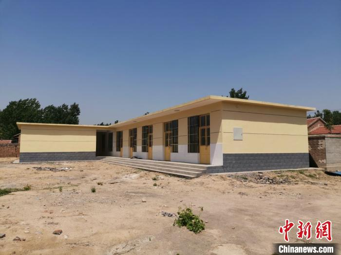 徐泾伦助推幼儿园如期开工建设。　受访者供图