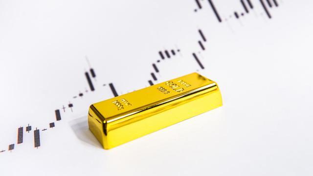 美国正令美元变得“不值钱”！全球热捧黄金，中国的储备够了吗？