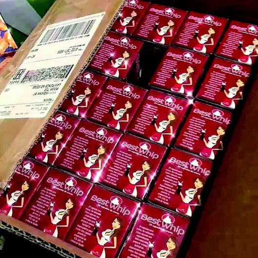 卖家庄某雇佣他人在朋友圈展示的笑气存货。上海市青浦区人民检察院供图