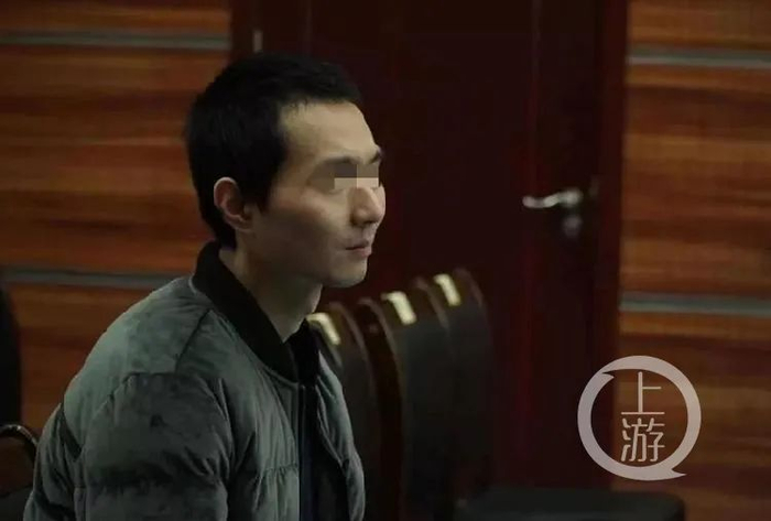  2018年12月22日，此案在淮南市田家庵区人民法院一审公开开庭审理，蔡天宝坐上被告席。/淮南发布