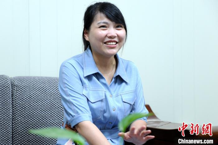 “80后”女大学生韩珠卿谈返乡创业经历。　张金川 摄