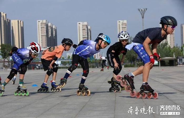 深圳晚报编委赵青：休闲健身一体化广场 市民周末有了好去处