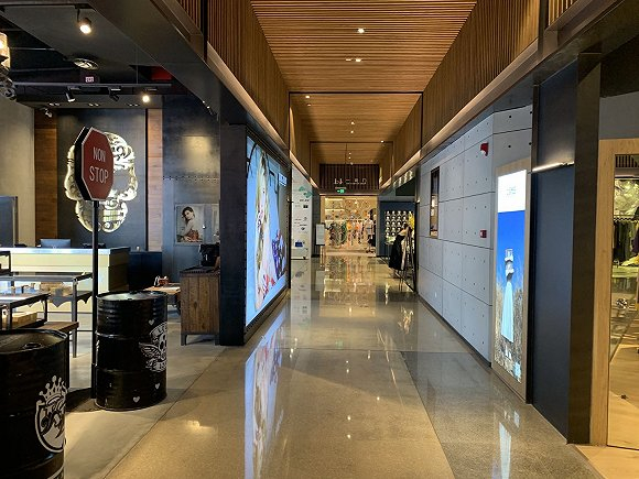 过道设计狭窄。张子怡摄