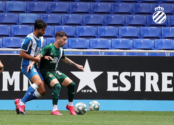 西班牙人进行内部对抗赛。