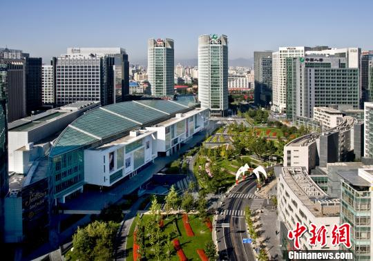 图为北京金融街。