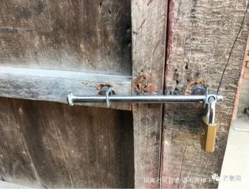 当天朱之文就把被踹坏的门修好了 图自齐鲁网