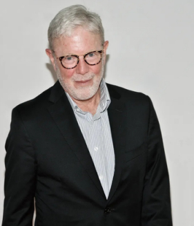 ▲理查德·普雷斯顿，美国非虚构作家，《纽约客》撰稿人，普林斯顿大学英文博士，师从著名非虚构作家约翰·麦克菲，代表作有《血疫》《血殇》