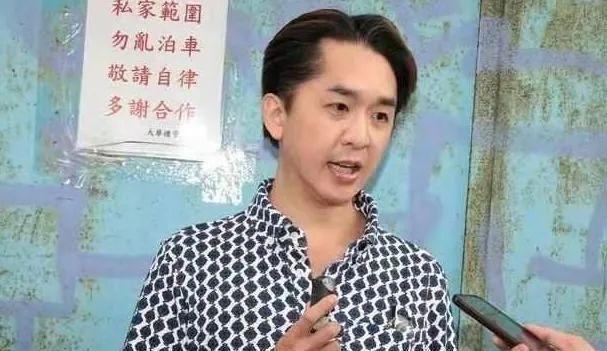 没想到，他悄悄换女友了…