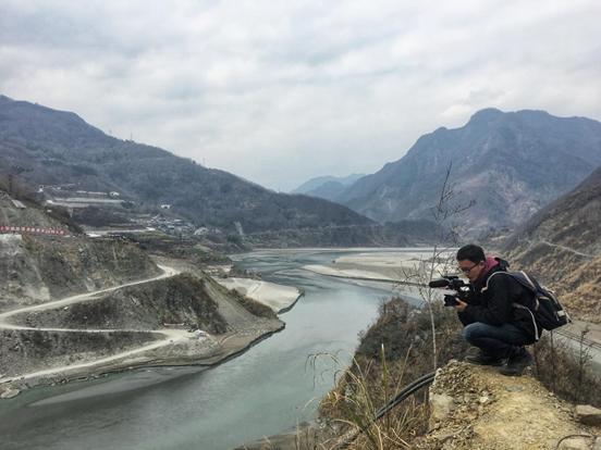 “看见惊奇”杭州站招募 | 记者分享汶川地震纪录片《妈妈》背后故事