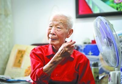87岁老战士战胜新冠肺炎后更新愿望清单：要快乐每一天
