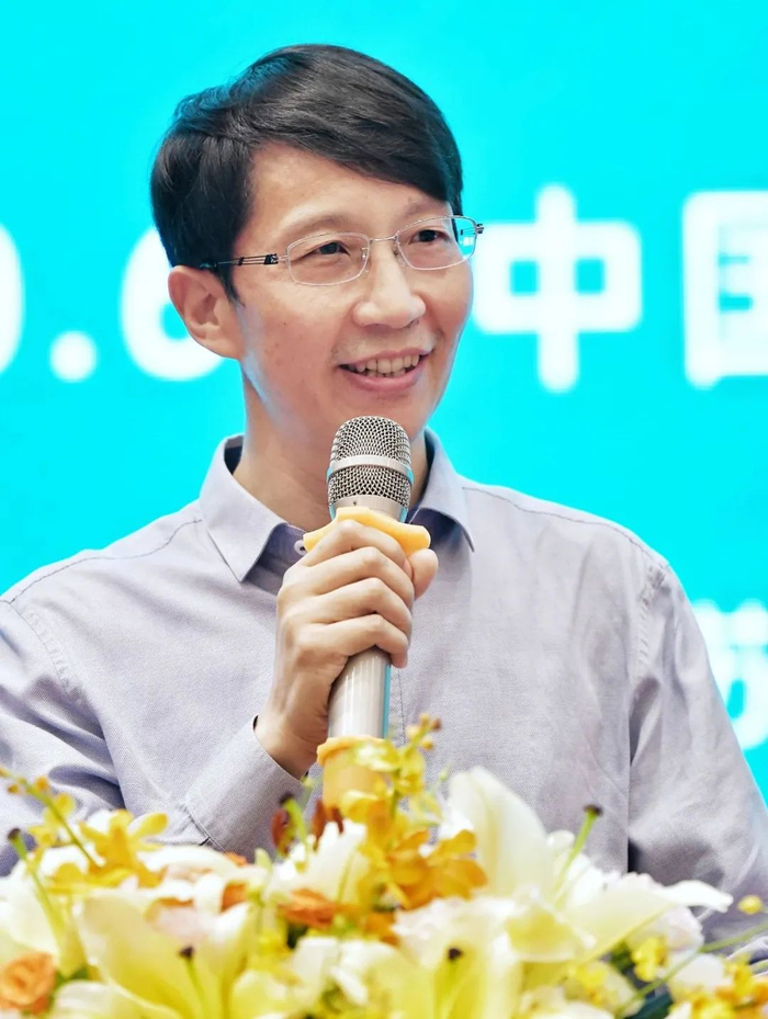 ▲洋河股份常务副总裁，苏酒集团贸易股份有限公司党委书记、董事长 刘化霜