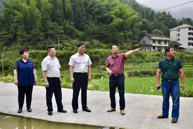 王成良到新化县督导脱贫攻坚和县域警务工作