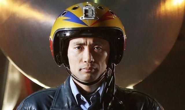 必须向中国空军金头盔敬礼，只为致敬飞行英雄，我们不能忘记余旭