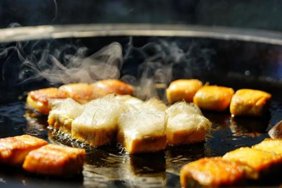 ▲ 毛豆腐。摄影/张玉军，图/图虫·创意