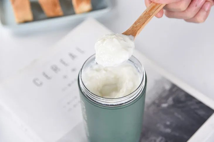 ▲ 放冰箱时需拆开底座，以免损坏主机。