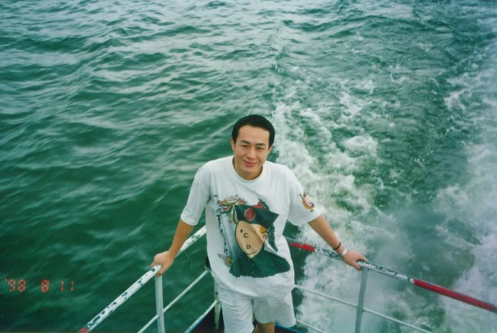 ▲在《隐秘的角落》最后一集片尾出现的张颂文照片。