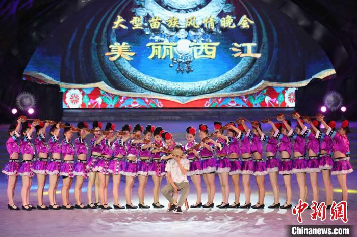 《美丽西江》歌舞剧演出现场。　瞿宏伦 摄