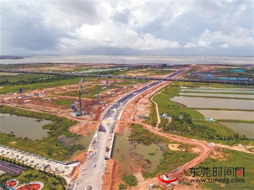 ■抓紧施工中的滨海湾大桥和海芯大道