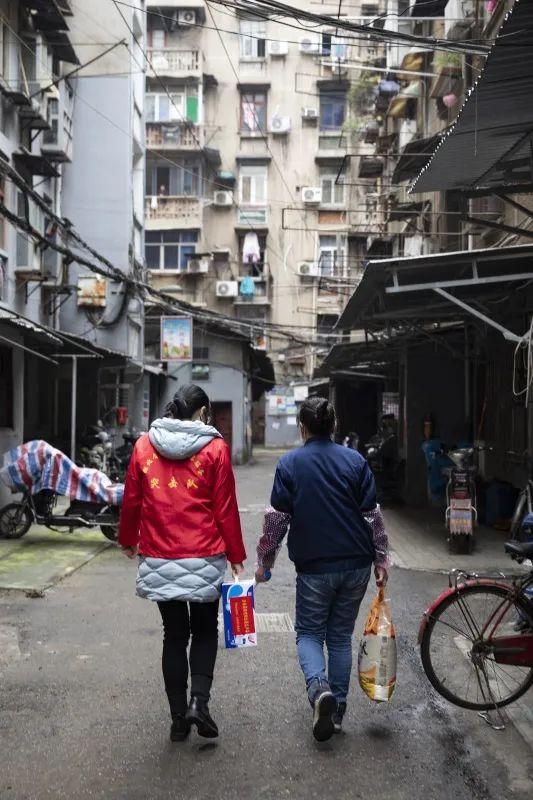 武汉战地摄影记者手记 | 张武军：爱的暖流从未间断地在这座城市涌动