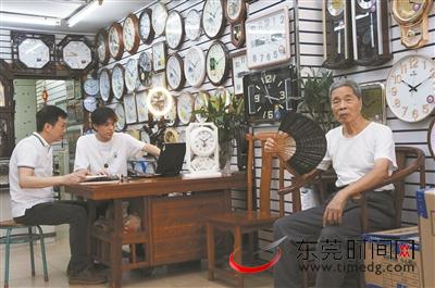 ▲郭记钟表店开了38载，爷孙三代接力传承 通讯员 孙妙贤 供图