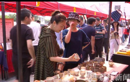 江苏各地有序推进外摆 马路市场再燃新活力