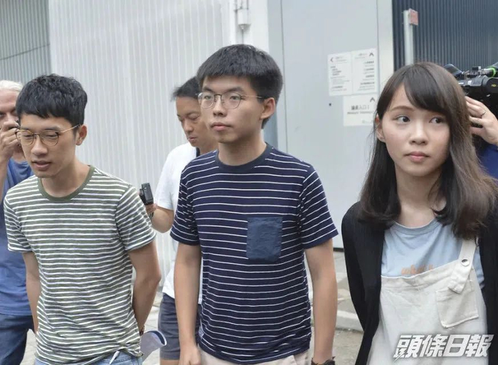 ▲黄之锋宣布退出“香港众志”，另外两名嚣张乱港分子周庭和罗冠聪也宣布退出该组织。从左至右：罗冠聪、黄之锋、周庭（图源：香港《头条日报》）