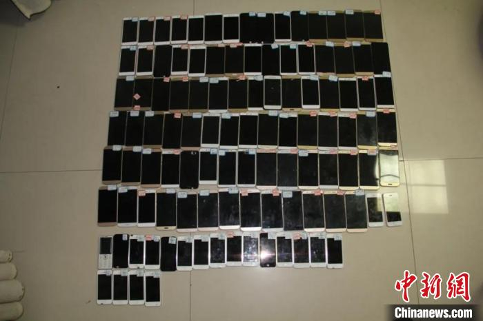 警方查获的作案工具。　邢台市公安局供图 