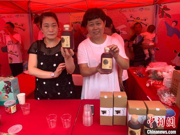 杨梅酒 奚金燕 摄