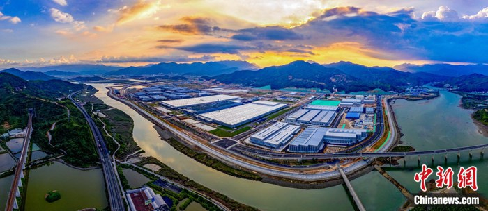 图为上汽宁德基地项目。 李民雄 摄