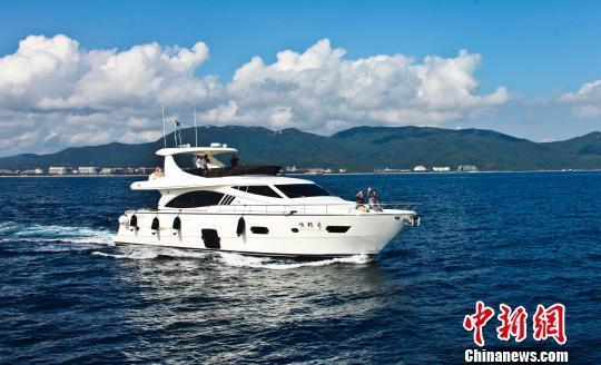 三亚亚龙湾游艇旅游。（资料图片） 尹海明 摄