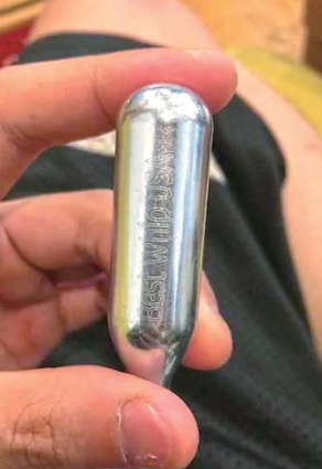  笑气气弹。上海市青浦区人民检察院供图