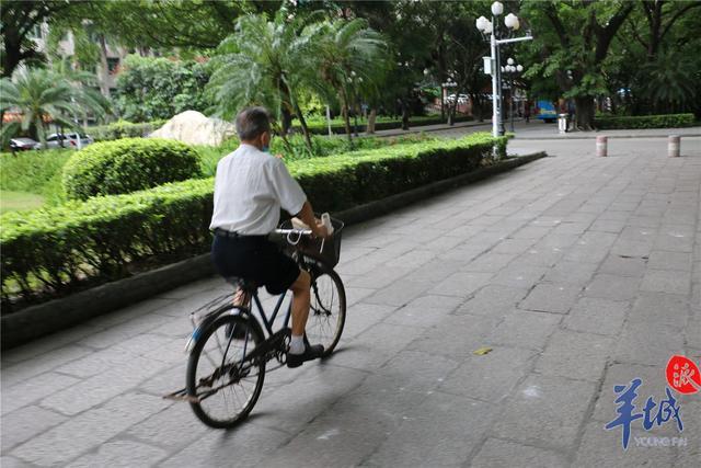 广中医“抠门教授”肖鑫和：45元单车用25年，捐款近70万